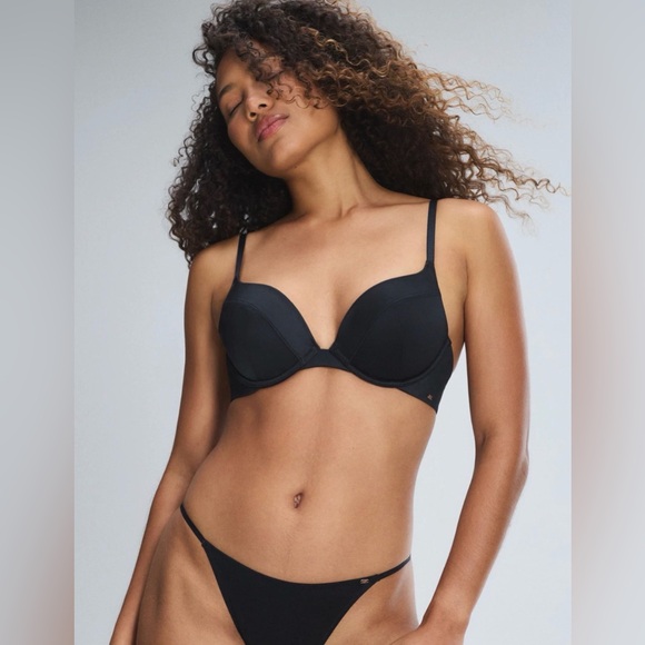 NWT Savage X Fenty SLIPPER SATIN PUSH-UP PLUNGE BRA Black Caviar